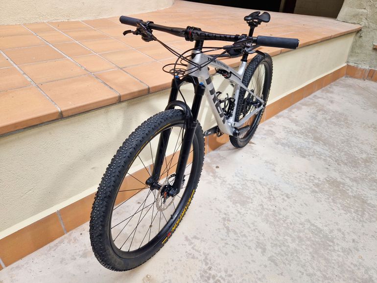 Brugt Trek Supercaliber SLR 9.8 XT Gen 2 2024 2024 Mountainbike — billede 2 af 17