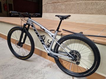 Brugt Trek Supercaliber SLR 9.8 XT Gen 2 2024 2024 Mountainbike — billede 10 af 17