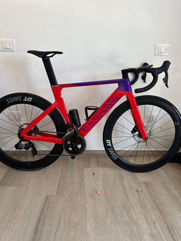 Brugt Canyon Aeroad CF SLX 7 Disc eTap 2023 2023 Road & Gravel