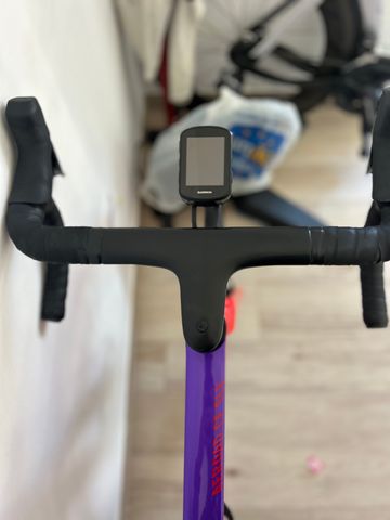 Canyon Aeroad CF SLX 7 Disc eTap 2023 2023 Road & Gravel usato, Viola — immagine 7 di 12