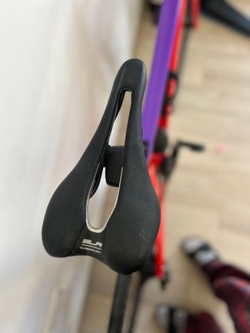 Canyon Aeroad CF SLX 7 Disc eTap 2023 2023 Road & Gravel usato, Viola — immagine 8 di 12