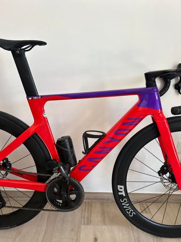 Canyon Aeroad CF SLX 7 Disc eTap 2023 2023 Road & Gravel usato, Viola — immagine 11 di 12