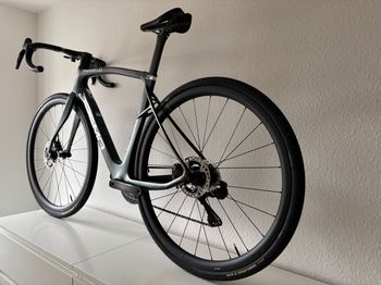 Używany Pinarello Dogma X 2024 Road & Gravel — zdjęcie 4 z 10