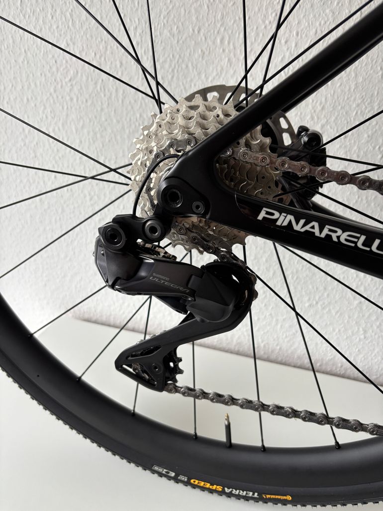 Używany Pinarello Dogma X 2024 Road & Gravel — zdjęcie 8 z 10