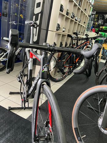 Used Colnago V3 Disc Rival AXS Bike 2023 2023 Road & Gravel, Schwarz — image 9 of 10