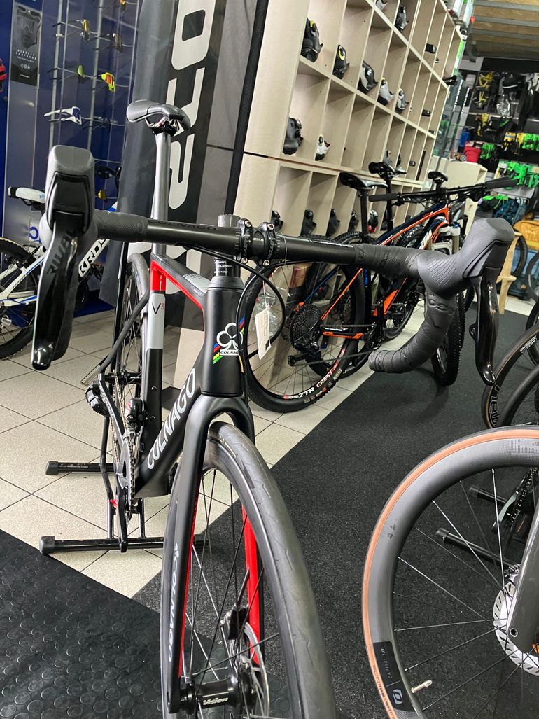 Used Colnago V3 Disc Rival AXS Bike 2023 2023 Road & Gravel, Schwarz — image 9 of 10