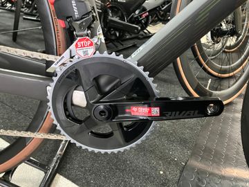 Scott Addict RC 30 2024 2024 Road & Gravel usato, Nero — immagine 2 di 4