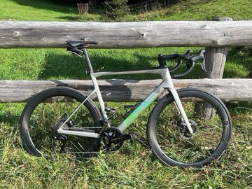 Used BMC Teammachine Shimano Dura Ace Di2 2023 Road & Gravel, Light Gray — image 3 of 3