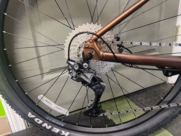 Used Giant Talon 1 2022 2022 Mountainbike, Orange, 27.5, 29 — image 3 of 8