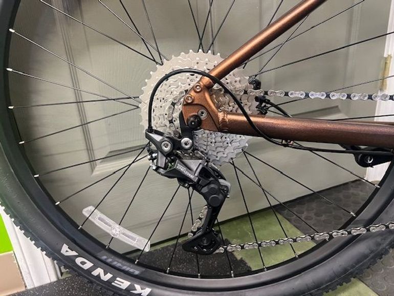 Used Giant Talon 1 2022 2022 Mountainbike, Orange, 27.5, 29 — image 3 of 8
