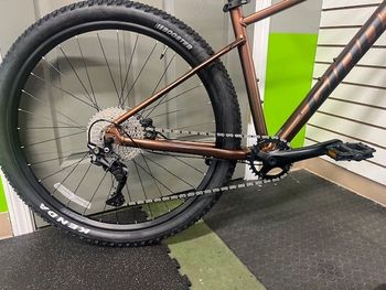 Used Giant Talon 1 2022 2022 Mountainbike, Orange, 27.5, 29 — image 7 of 8