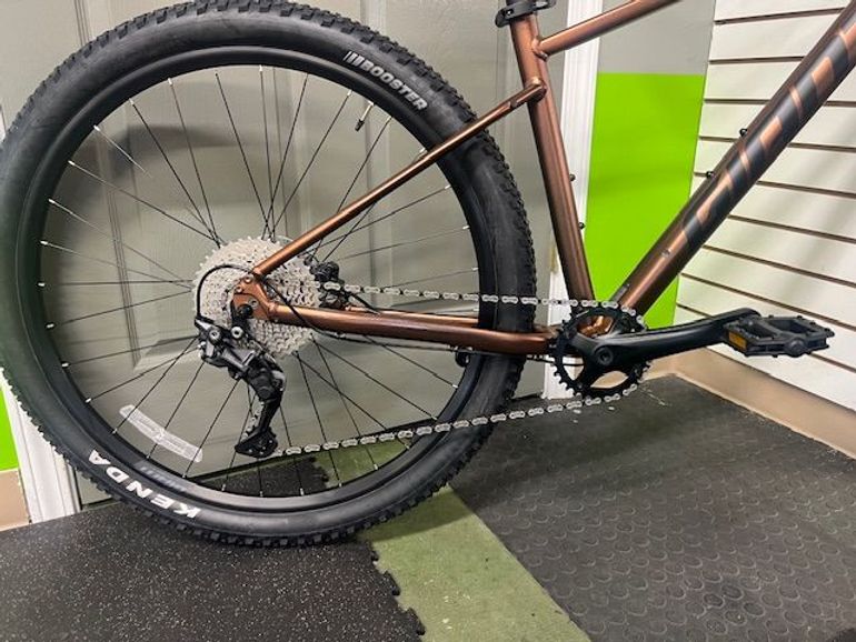 Used Giant Talon 1 2022 2022 Mountainbike, Orange, 27.5, 29 — image 7 of 8