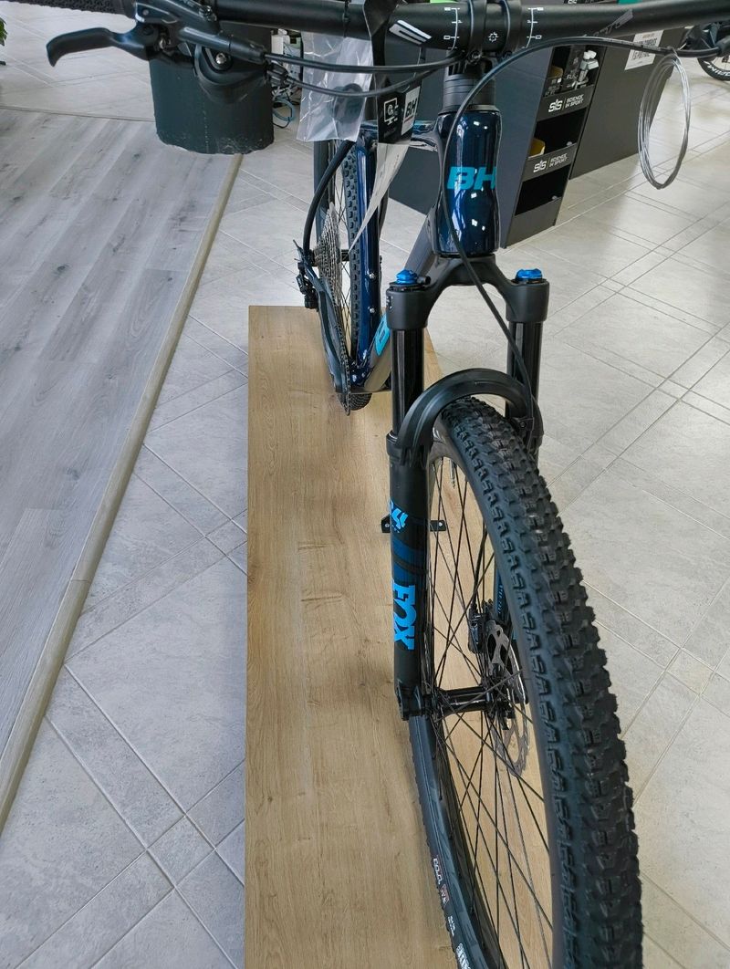BH Ultimate Evo 8.0 2023 Mountainbike d'occasion — image 3 sur 5