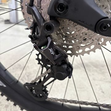 Rotwild R.E735 CORE 2023 2023 Mountainbike d'occasion — image 2 sur 11