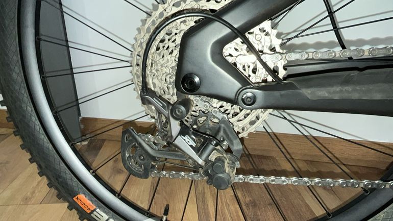 Używany Rotwild RX750 Core 2023 - Talla M 2023 Mountainbike — zdjęcie 18 z 19