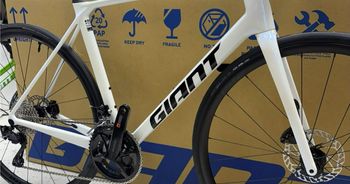 Used Giant TCR Advanced 2 KOM 2025 2025 Road & Gravel