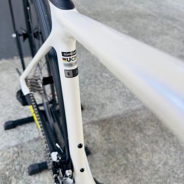 Used Giant TCR Advanced 2 KOM 2025 2025 Road & Gravel, White — image 6 of 8