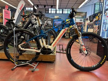 Used Mondraker Crafty Carbon RR 2020 2020 Mountainbike, White, 29 — image 1 of 7