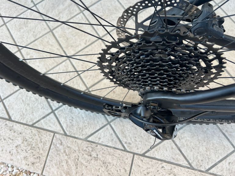 Used Trek Procaliber 9.7 2020 2020 Mountainbike, Black, 27.5, 29 — image 6 of 7