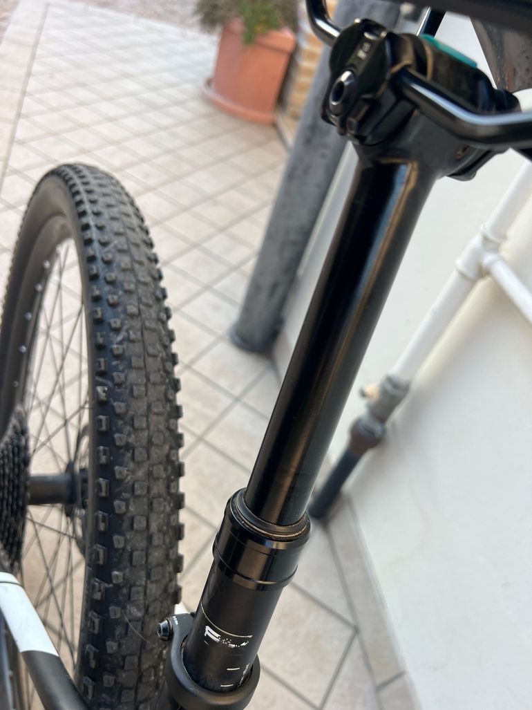Used Trek Procaliber 9.7 2020 2020 Mountainbike, Black, 27.5, 29 — image 3 of 7