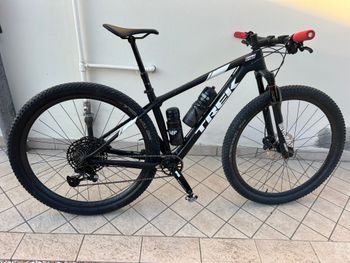 Used Trek Procaliber 9.7 2020 2020 Mountainbike, Black, 27.5, 29 — image 1 of 7