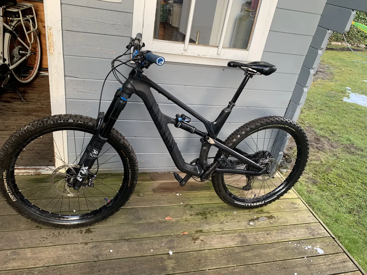 Canyon spectral cf hot sale 8.0 for sale