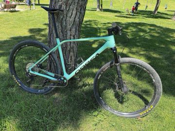 Used Orbea ALMA M25 2022 2022 Mountainbike, Green, 29 — image 1 of 5