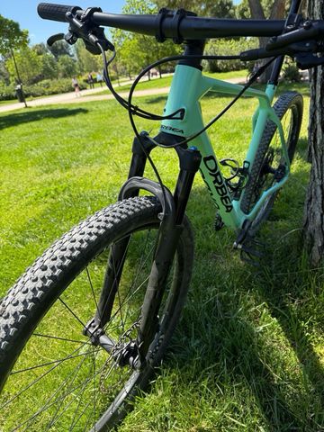 Used Orbea ALMA M25 2022 2022 Mountainbike, Green, 29 — image 2 of 5