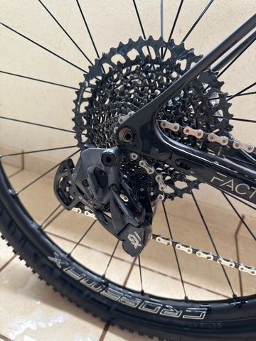 Gebrauchtes Megamo FACTORY AXS 01 LTD 2022 2022 Mountainbike, Schwarz, 29 — Bild 4 von 7