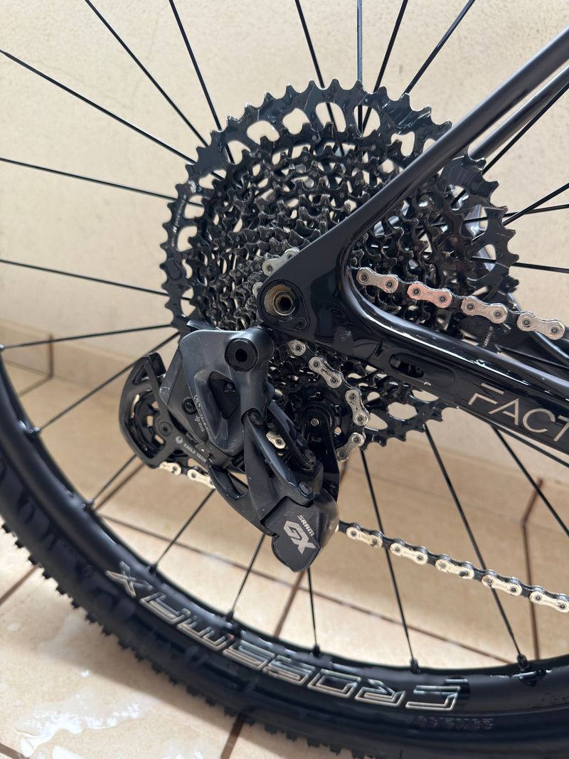 Gebrauchtes Megamo FACTORY AXS 01 LTD 2022 2022 Mountainbike, Schwarz, 29 — Bild 4 von 7