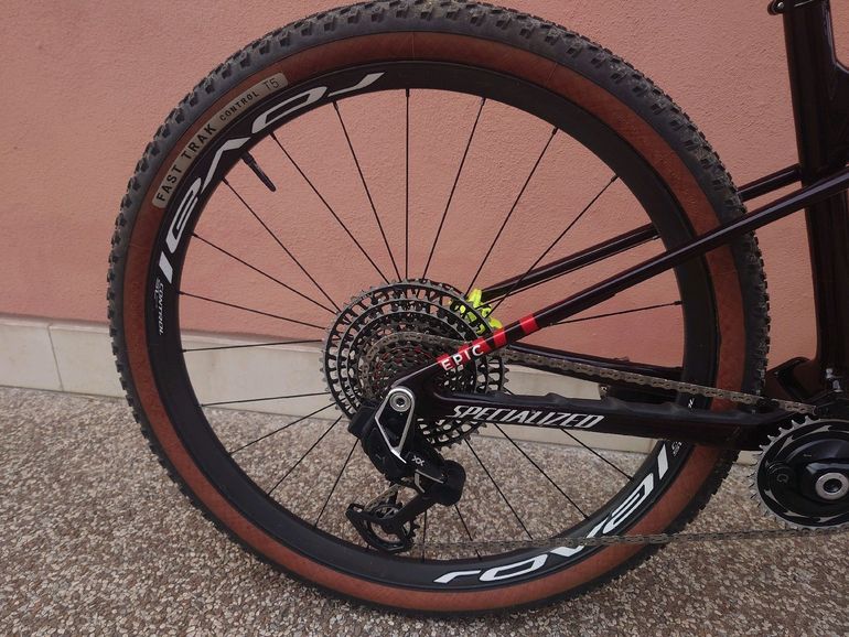 Specialized Epic World Cup 2024 Mountainbike usato, Rosso — immagine 9 di 12