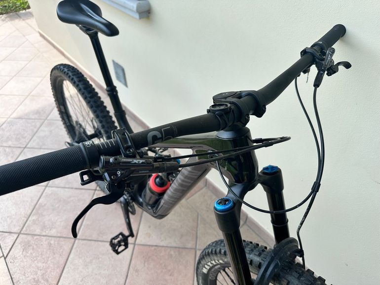 Canyon Spectral 29 CF 8 2021 2021 Mountainbike usato, Nero — immagine 10 di 14