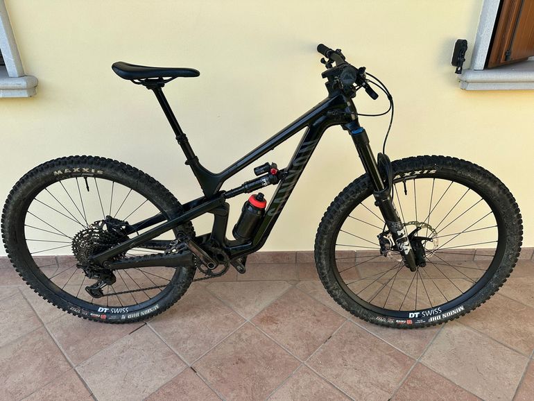 Canyon Spectral 29 CF 8 2021 2021 Mountainbike usato, Nero — immagine 13 di 14