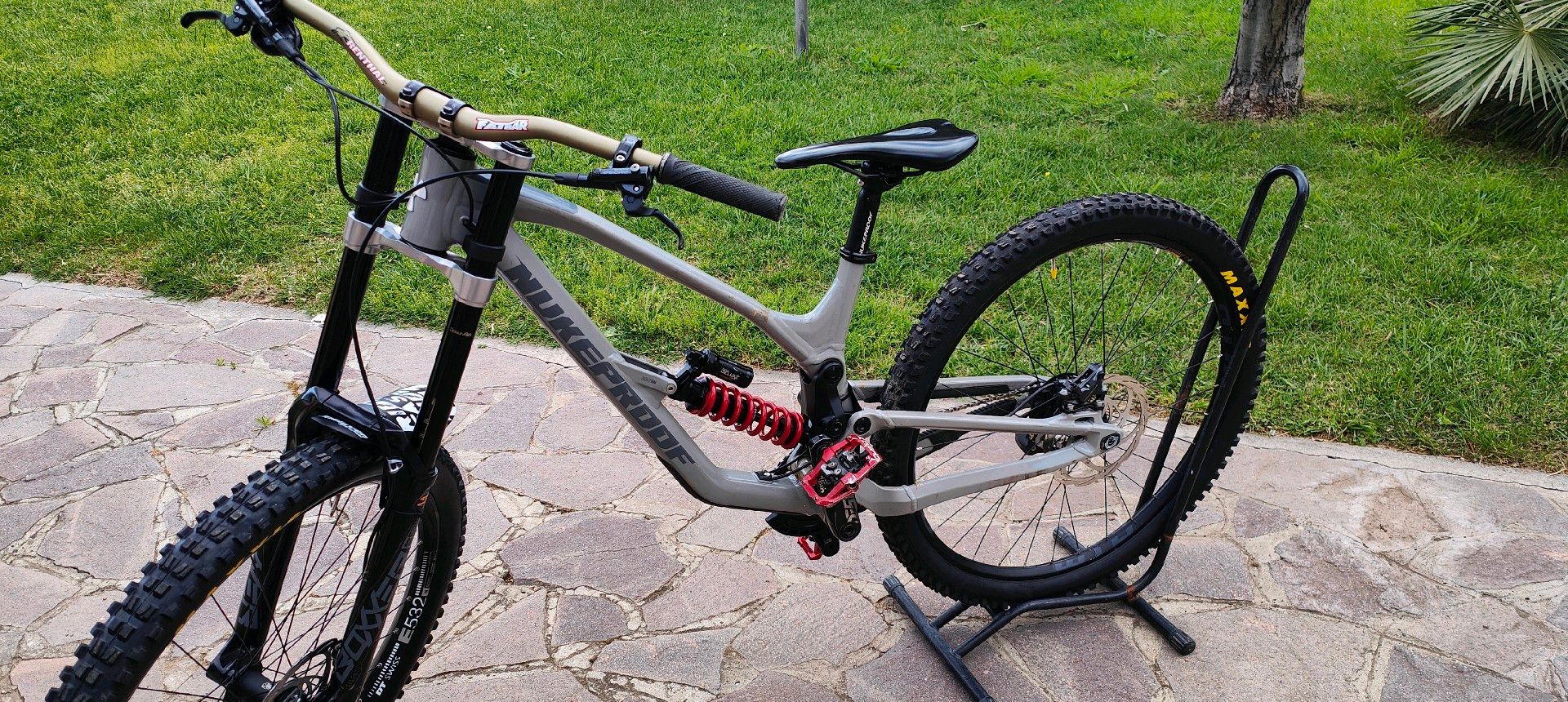 275 Comp Nukeproof Dissent 290 Comp Dh Bike 2020 Nukeproof