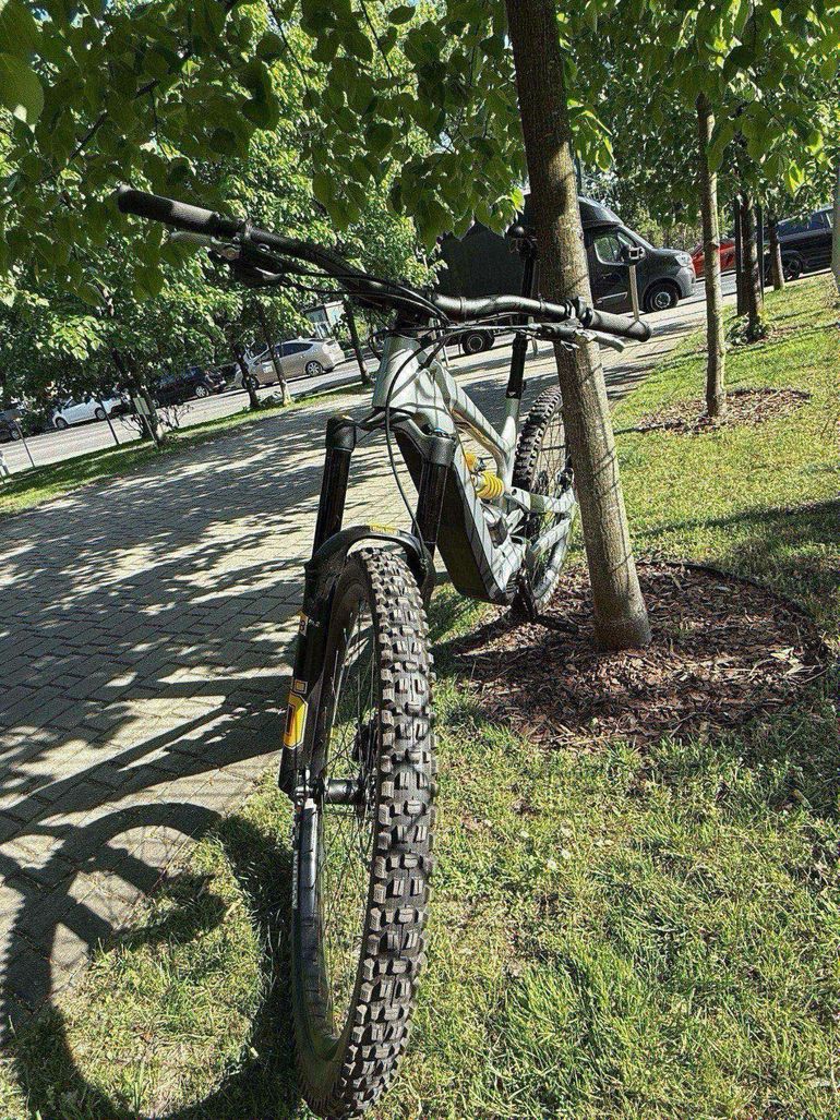 Used YT Industries Decoy CORE 4 MX 2024 2024 Mountainbike, Light Gray, 29, 27.5 — image 3 of 7