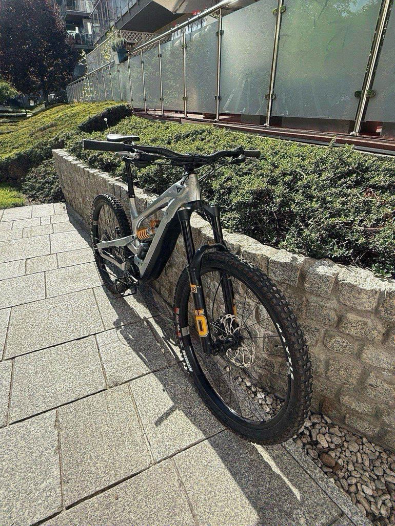 Used YT Industries Decoy CORE 4 MX 2024 2024 Mountainbike, Light Gray, 29, 27.5 — image 2 of 7