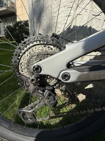 Used YT Industries Decoy CORE 4 MX 2024 2024 Mountainbike, Light Gray, 29, 27.5 — image 6 of 7