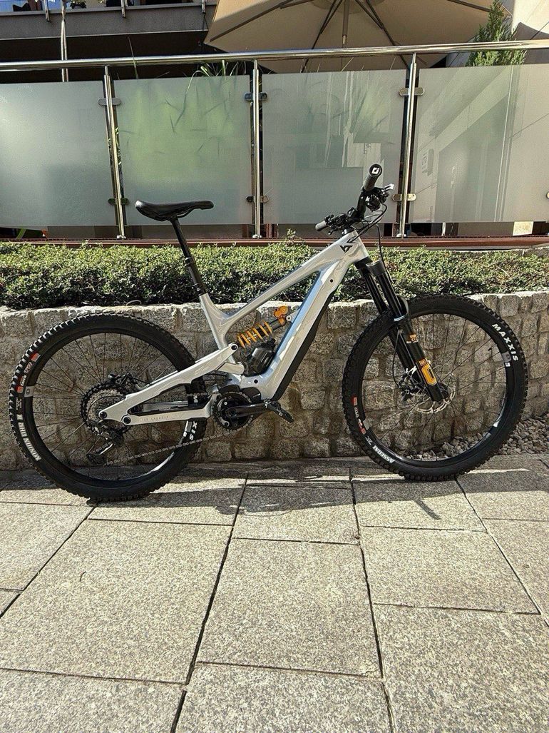 Used YT Industries Decoy CORE 4 MX 2024 2024 Mountainbike, Light Gray, 29, 27.5 — image 1 of 7