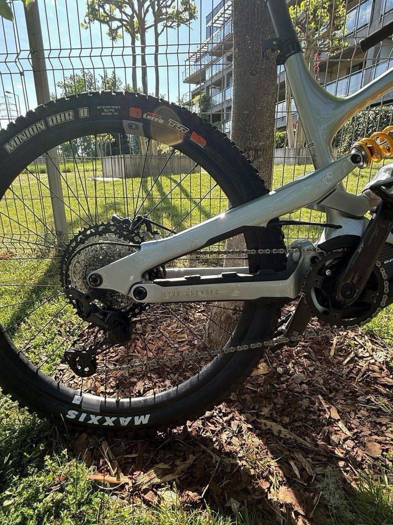 Used YT Industries Decoy CORE 4 MX 2024 2024 Mountainbike, Light Gray, 29, 27.5 — image 4 of 7