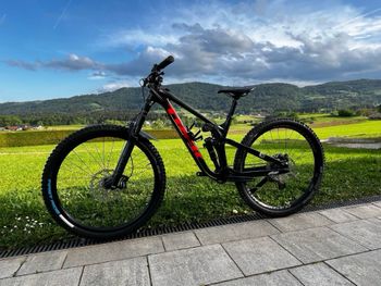 Used Trek Slash 7 2022 2022 Mountainbike, Grün, 29 — image 2 of 5