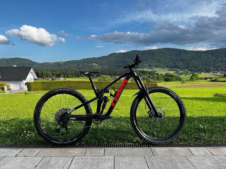 Used Trek Slash 7 2022 2022 Mountainbike, Grün, 29 — image 1 of 5