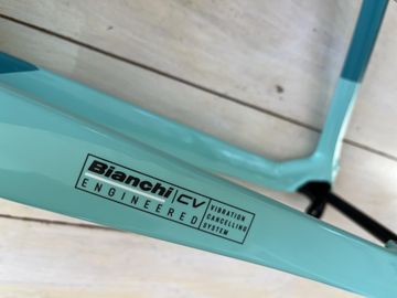 Bianchi Oltre XR4 Disc Frame Kit Frameset 2024 Road & Gravel d'occasion — image 16 sur 17