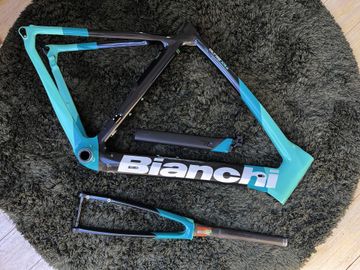 Bianchi Oltre XR4 Disc Frame Kit Frameset 2024 Road & Gravel usato