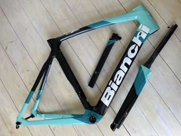 Bianchi Oltre XR4 Disc Frame Kit Frameset 2024 Road & Gravel d'occasion — image 7 sur 17