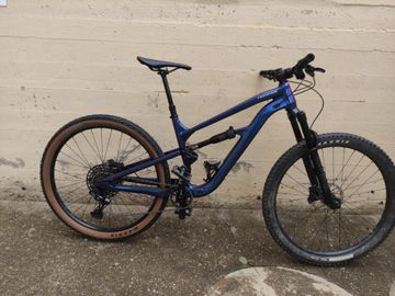 Used Cannondale Habit 3 2023 2023 Mountainbike, Purple, 27.5 — image 2 of 3