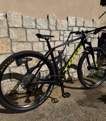 Used Trek Procaliber 9.6 2021 2021 Mountainbike, Black, 29 — image 1 of 6