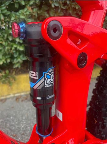 Trek Top Fuel 5 2024 2024 Mountainbike usato, Rosso — immagine 2 di 7
