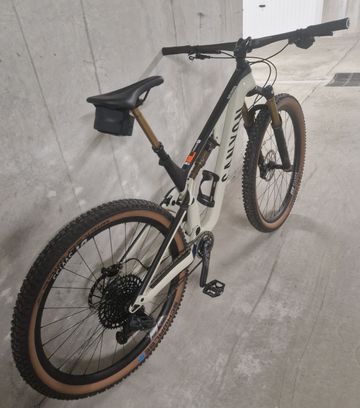 Used Canyon Neuron CF 9 SL 2022 2022 Mountainbike, Black, 27.5, 29 — image 6 of 9