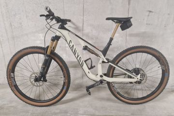 Used Canyon Neuron CF 9 SL 2022 2022 Mountainbike, Black, 27.5, 29 — image 1 of 9