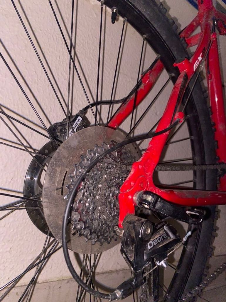 Used DECATHLON VTT 2024 Mountainbike, Rot — image 8 of 8